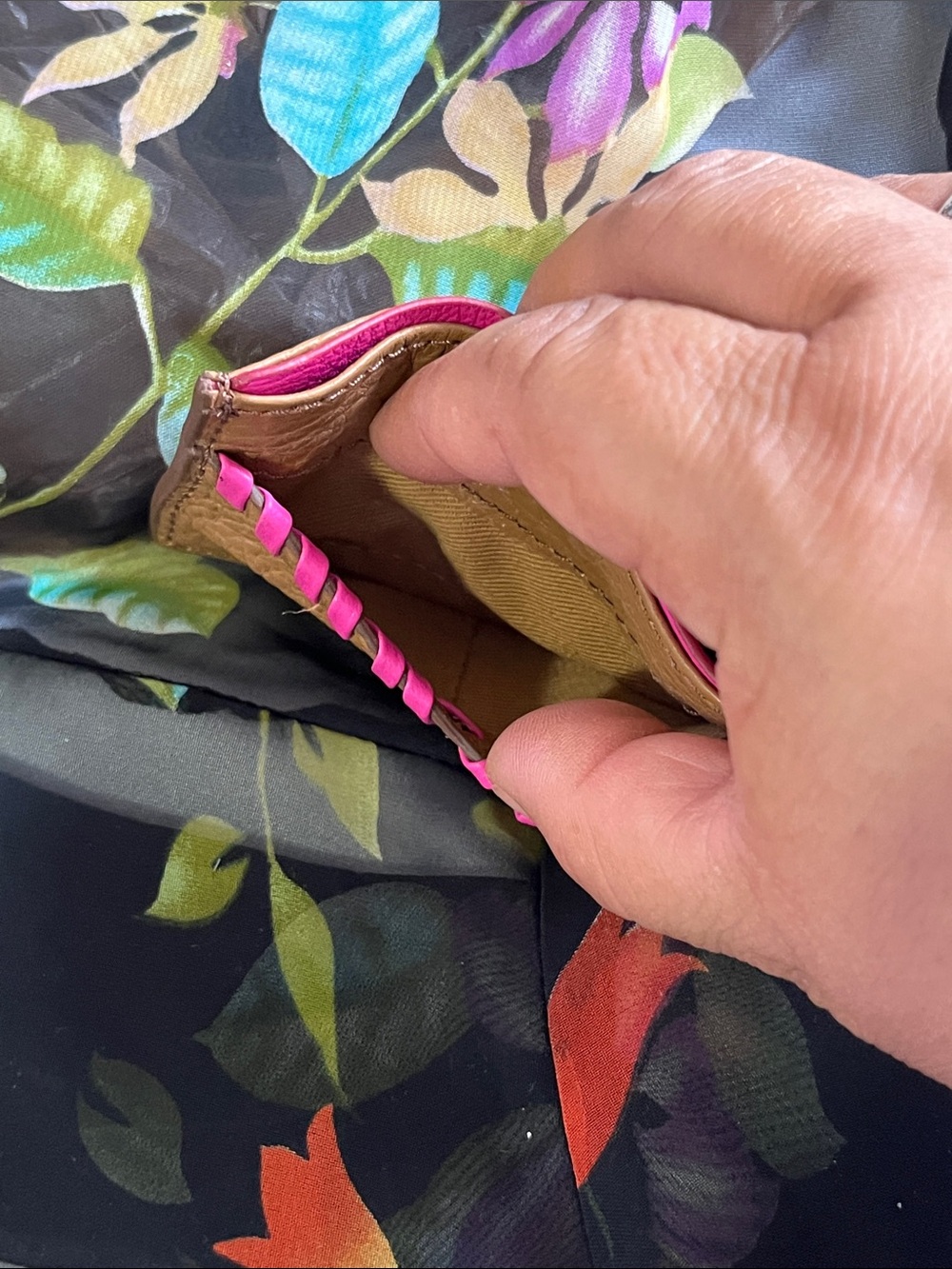 Fossil Tan Pebbled Leather Card & Key Holder with Hot Pink Accent - Picture 6 of 9